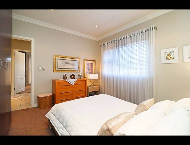 3 BEDROOM APARTMENT FOR SALE IN BEDFORDVIEW